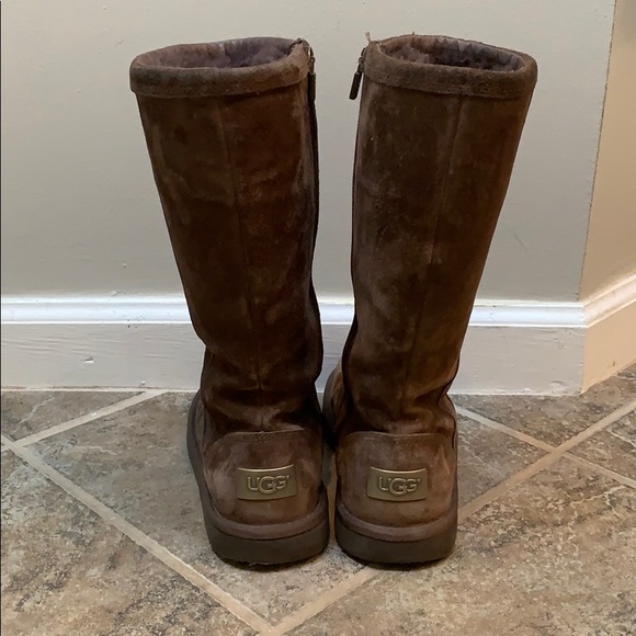 UGG Kenly Boot - Picture 2 of 3